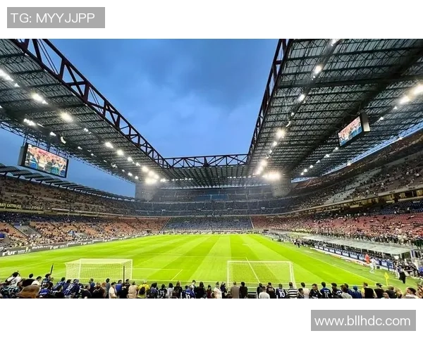 昔日传奇重返绿茵场 足球巨星归来续写辉煌篇章