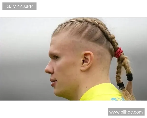 扎马尾发型成标志这位足球球星为何独树一帜引人注目